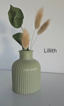Load image into Gallery viewer, Bud Vases