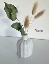 Load image into Gallery viewer, Bud Vases