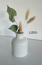 Load image into Gallery viewer, Bud Vases