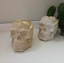Load image into Gallery viewer, Rose Petal Skull