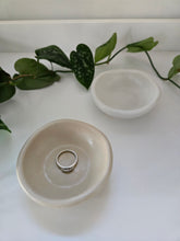 Load image into Gallery viewer, Organic Ring Dish
