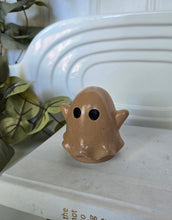Load image into Gallery viewer, Ghost Decor- Caramel