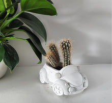 Load image into Gallery viewer, Retro Car