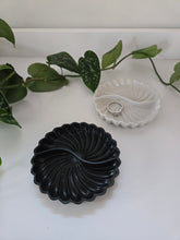 Load image into Gallery viewer, Swirl Jewelry Tray
