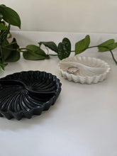 Load image into Gallery viewer, Swirl Jewelry Tray

