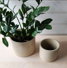 Load image into Gallery viewer, Cylinder Planter- 5&quot; and 7&quot; Wheat
